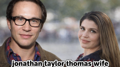 jonathan taylor thomas wife